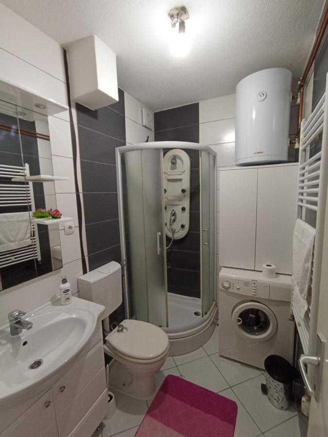 Apartman Dina Bihać Esterno foto