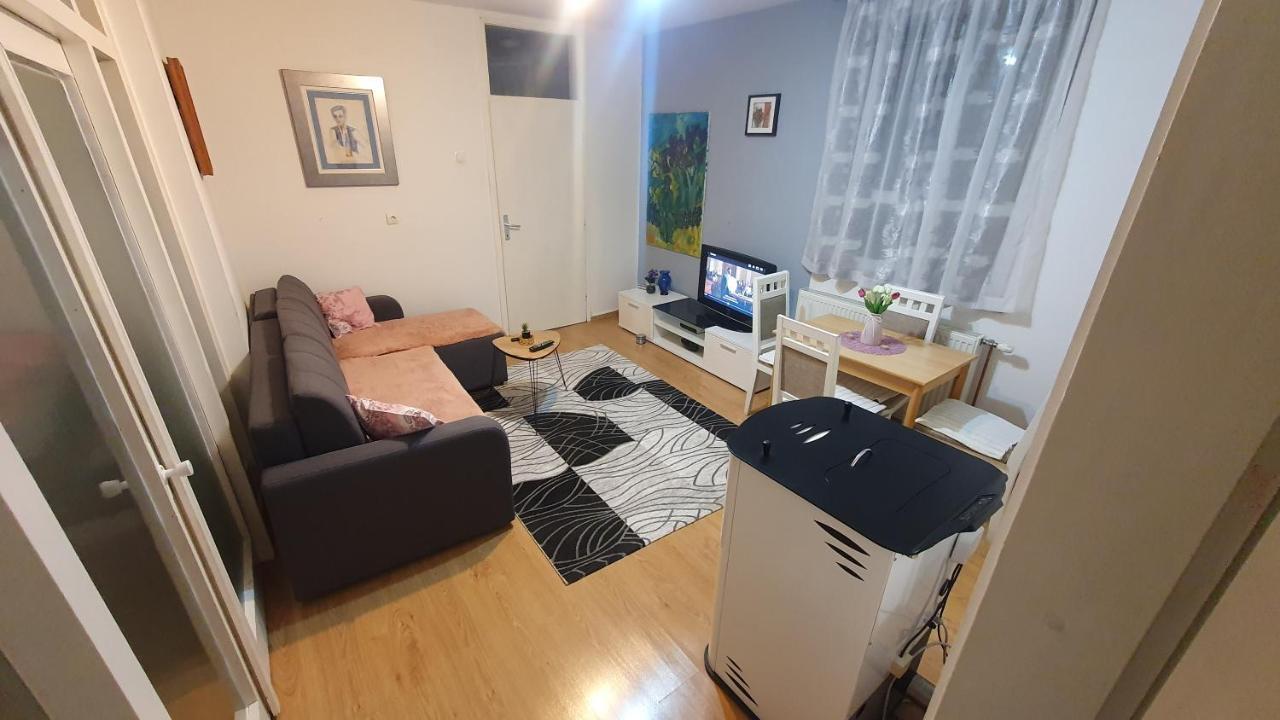 Apartman Dina Bihać Esterno foto